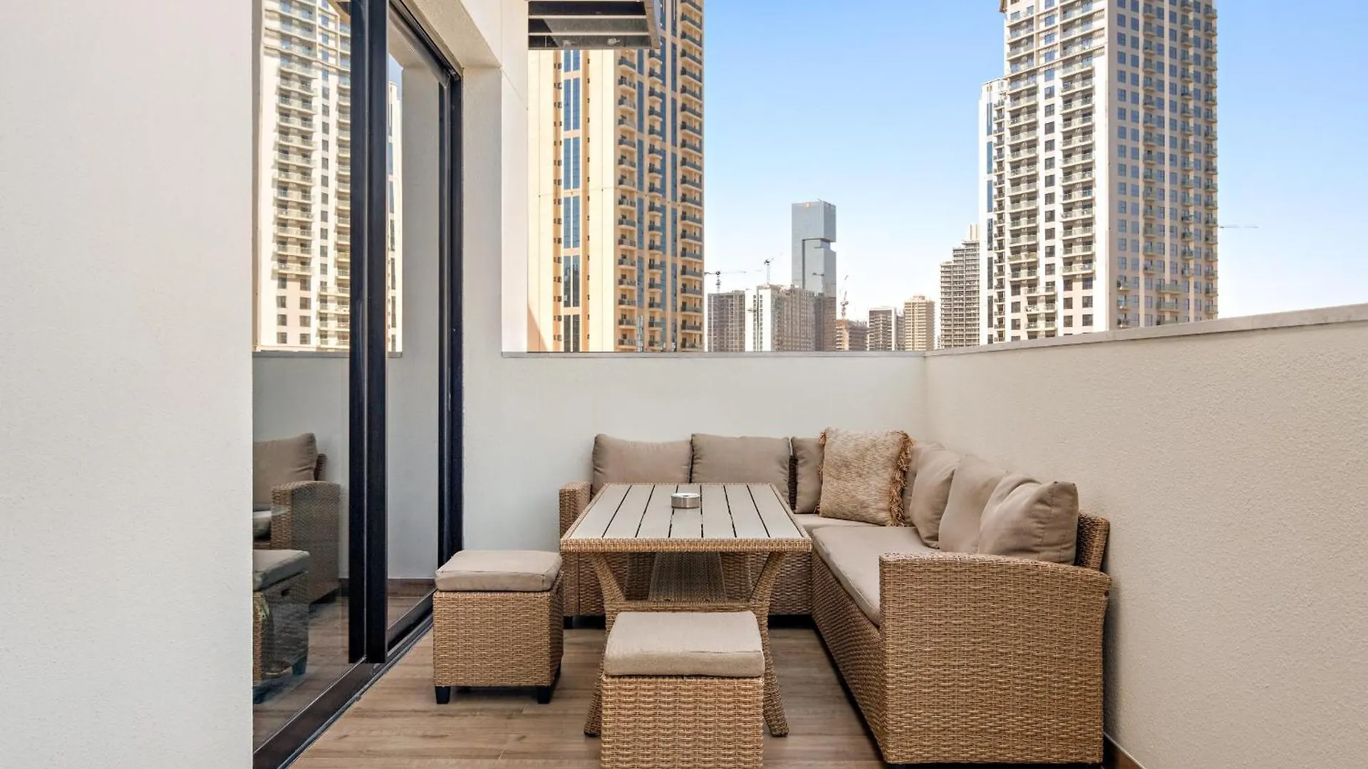 Vayk - Elegant One Bd In Jumeirah Village Circle Dubai