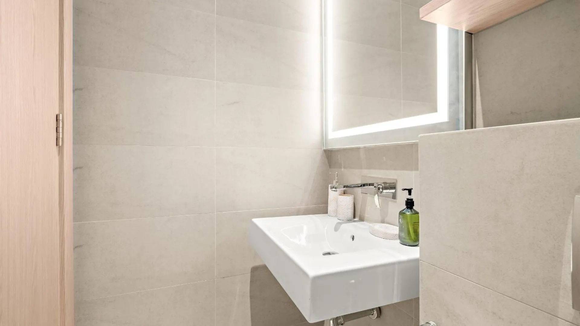 Vayk - Elegant One Bd In Jumeirah Village Circle Dubai